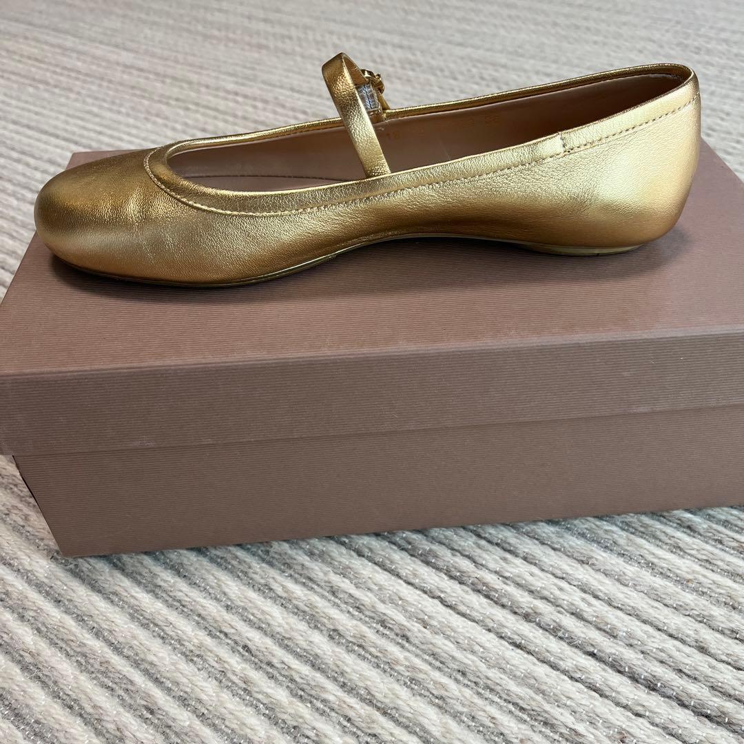 2025年購入【Gianvito Rossi】ゴールド フラットシューズ