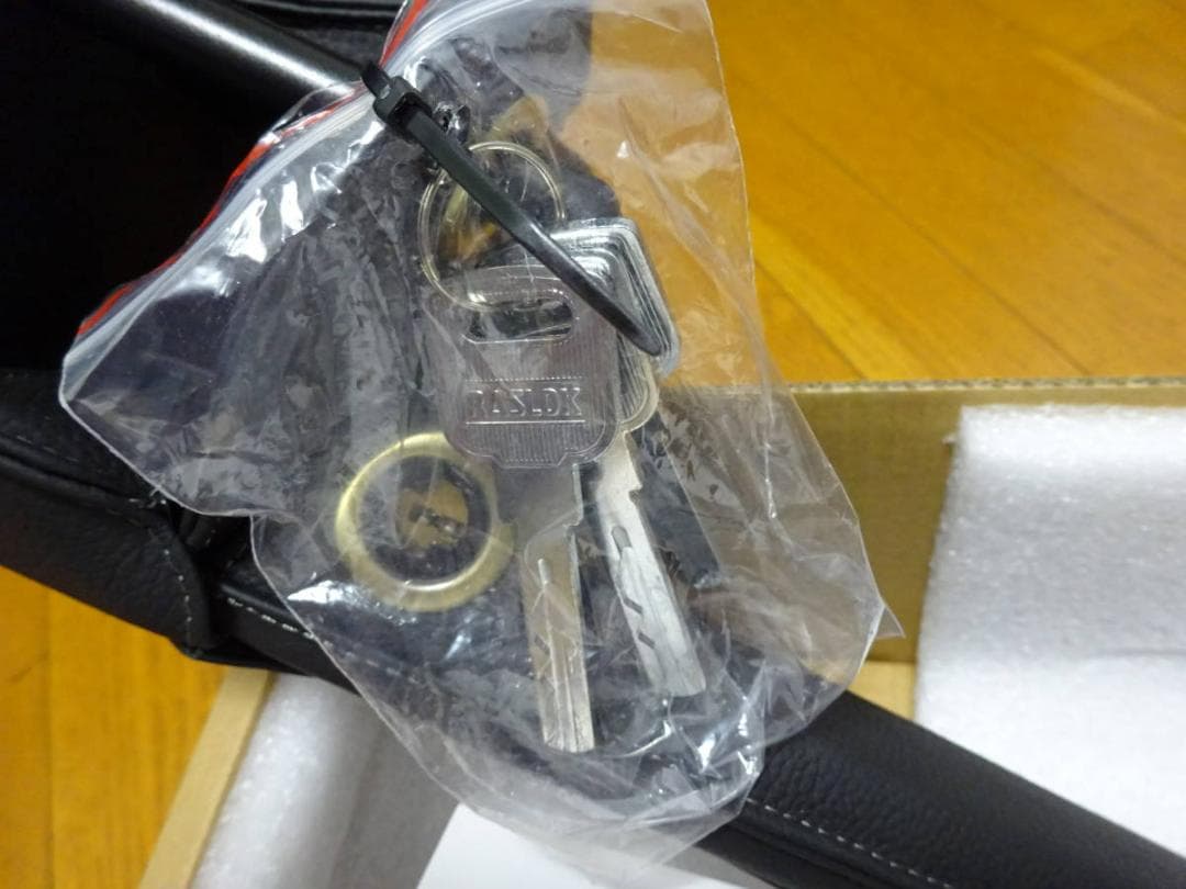 ＜正規完全新品未使用＞TOMSトムステアリングロック／ハンドルロックランクル適合