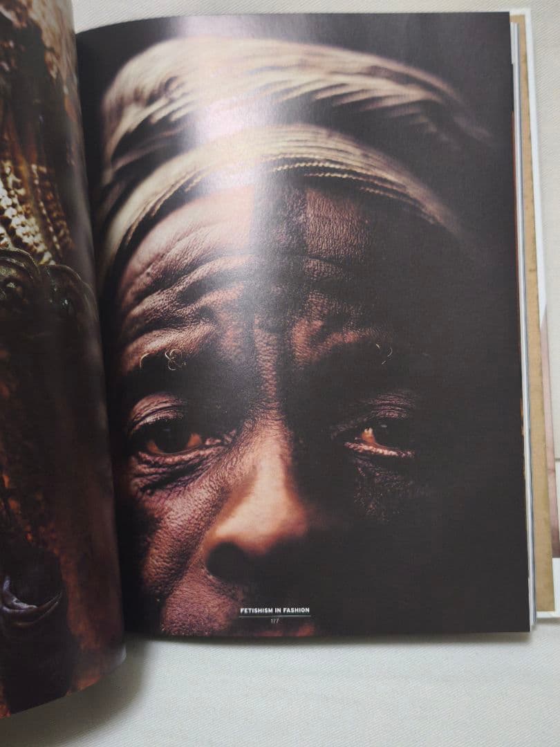 洋書 Fetishism in Fashion Lidewij Edelkoort