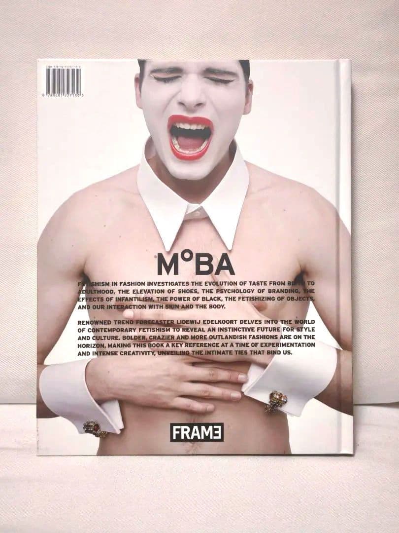 洋書 Fetishism in Fashion Lidewij Edelkoort