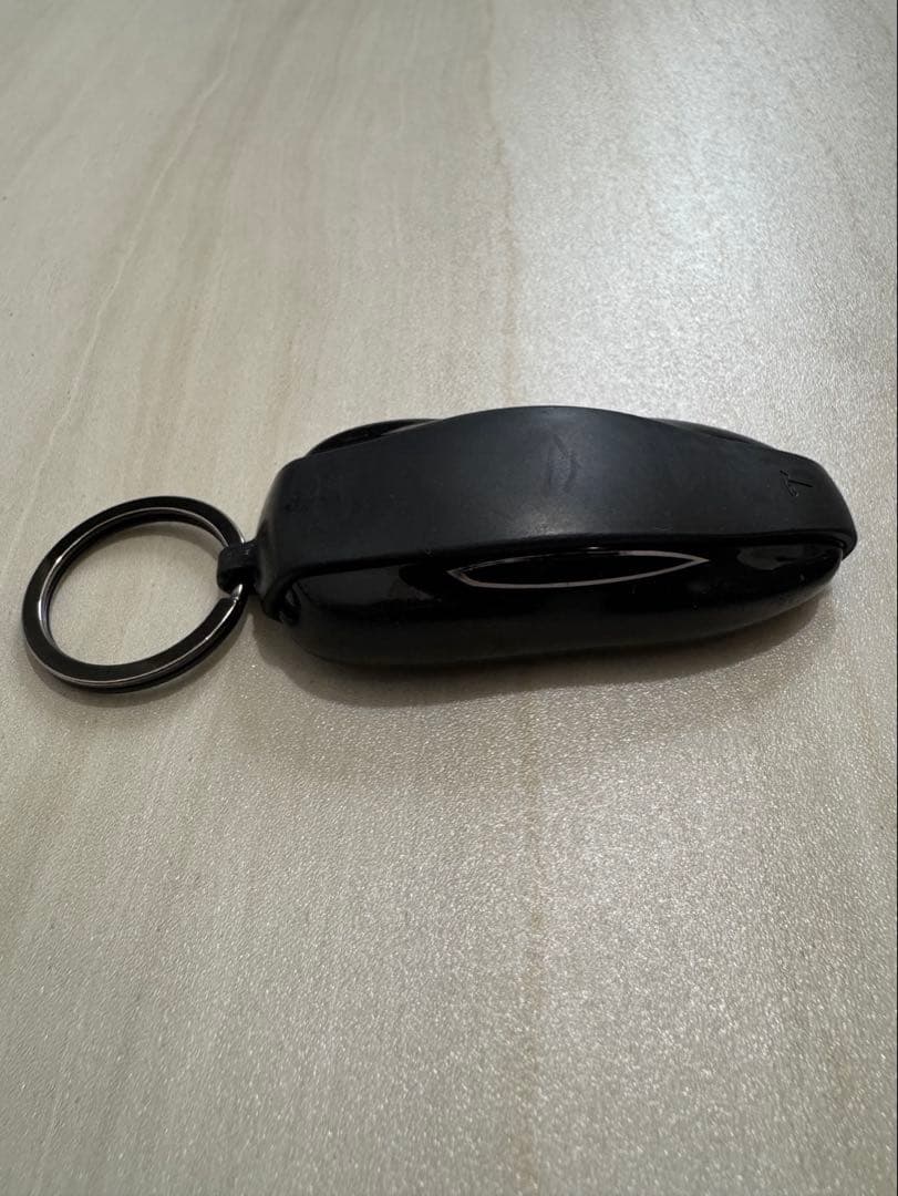 TESLA 純正キーフォブ　純正キーバンド付き