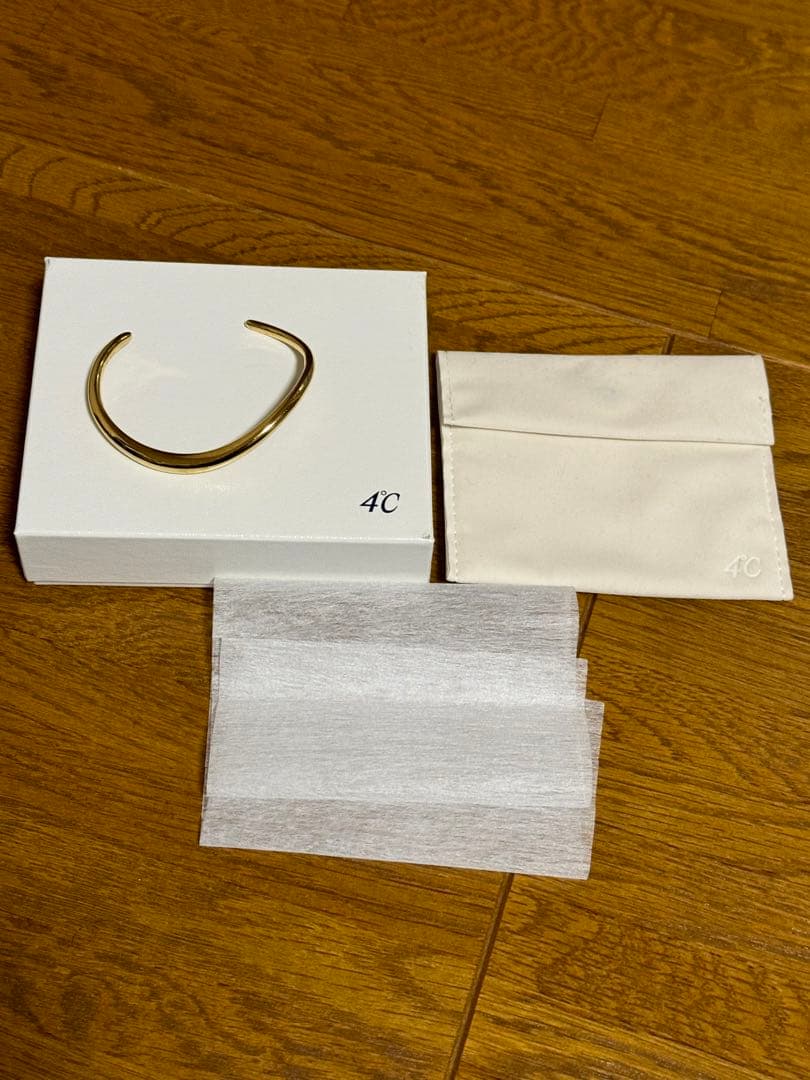 ヨンドシー【Noble of Water】 シルバー バングル 4℃