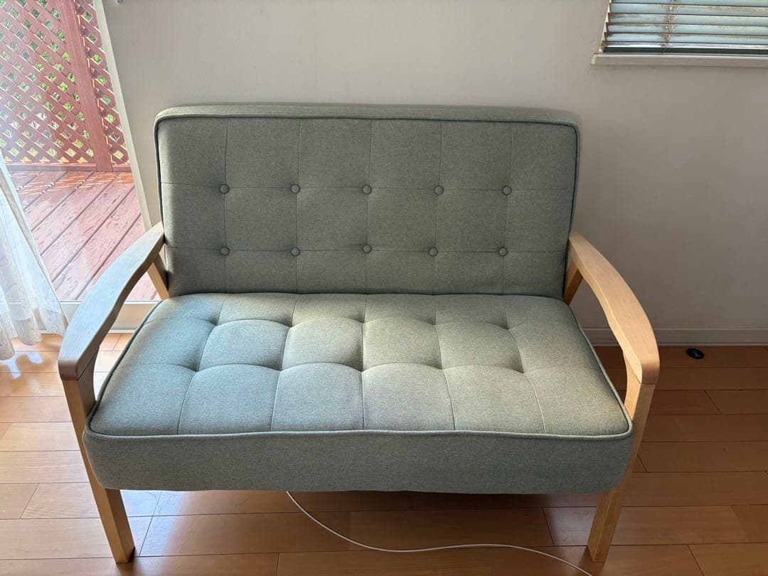 M【ニトリ】天然木フレームのコンパクトソファ （2人掛け）