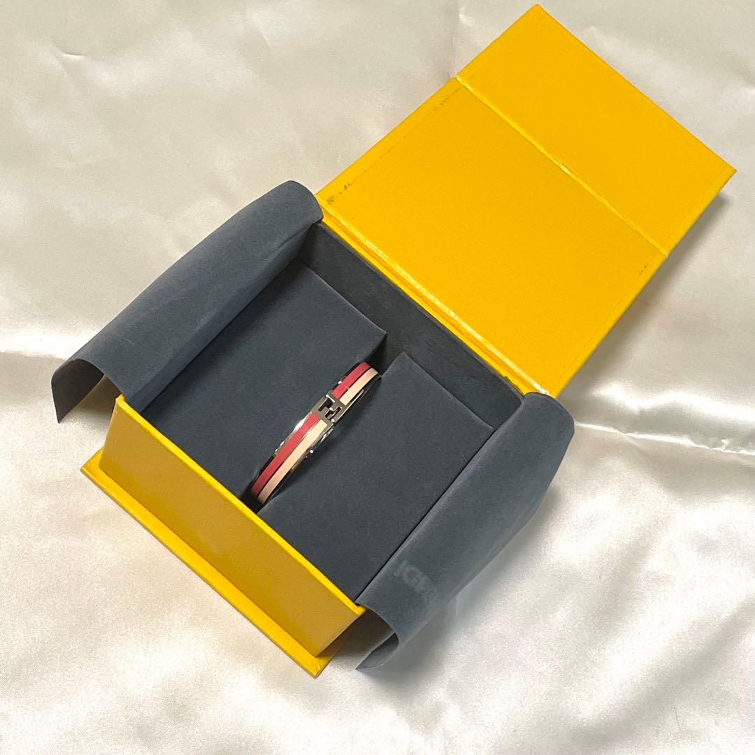 FENDI フェンディ バングル ブレスレット ズッカ カラー 赤 ピンク