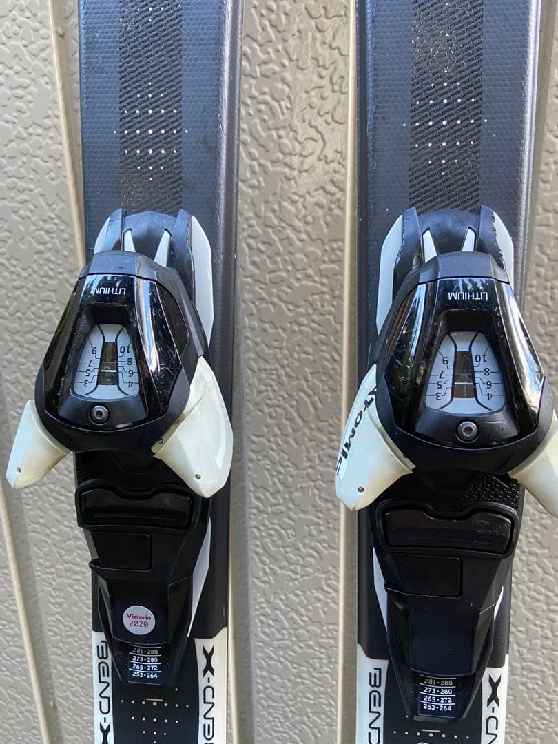 ATOMIC アトミック スキー板　155cm ストック付き　ビンディング