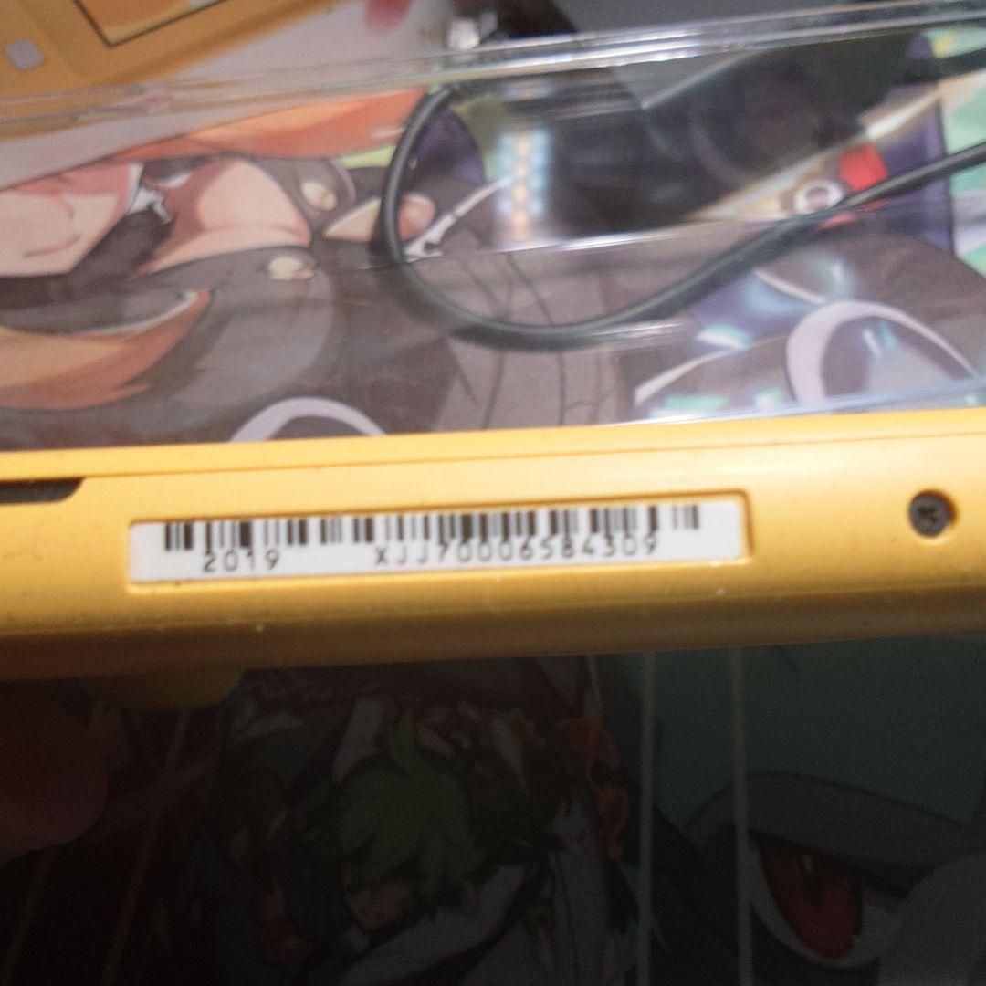 Nintendo Switch light イエロー