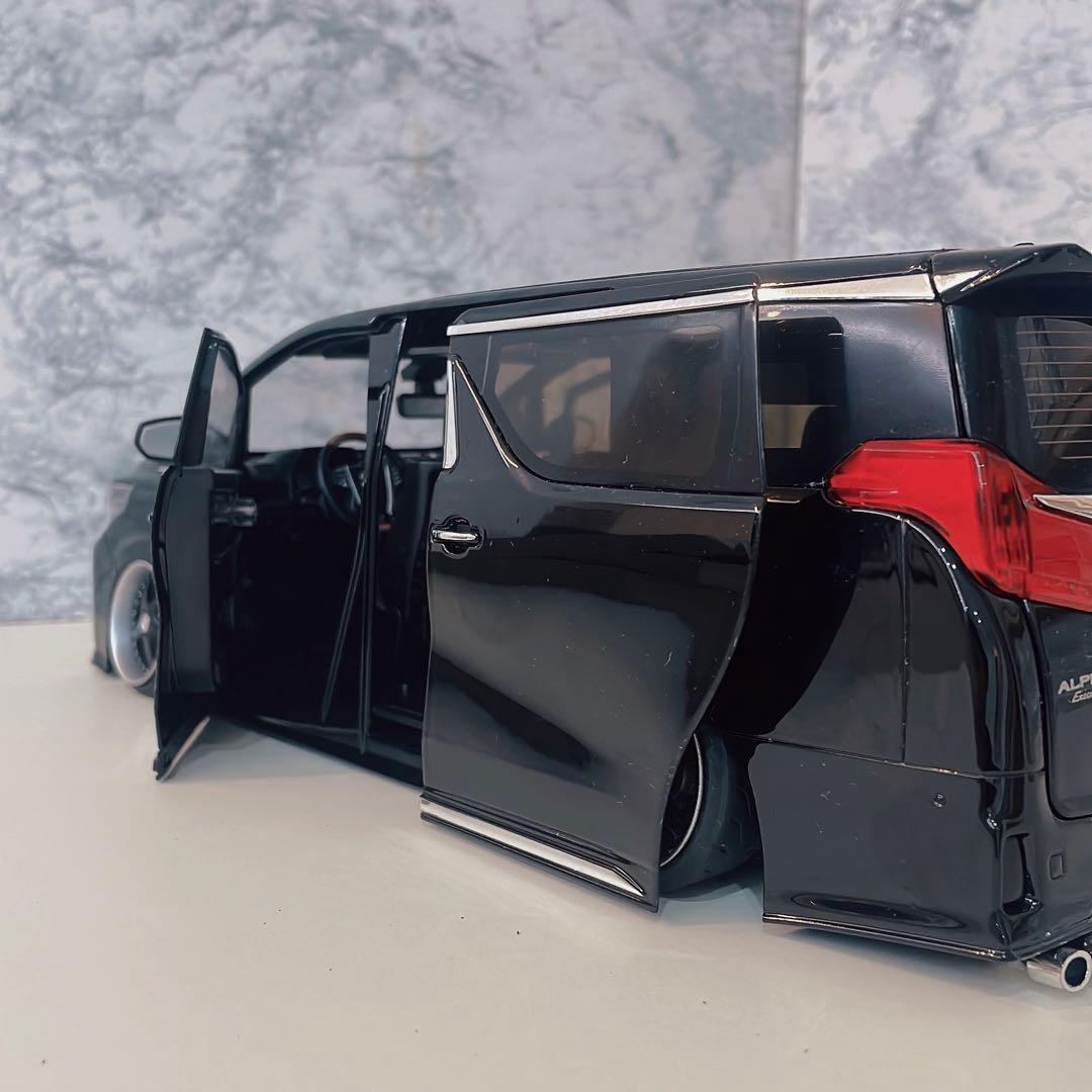 【新車】 トヨタ 30アルファード 1/18 ダイキャストミニカー カスタム