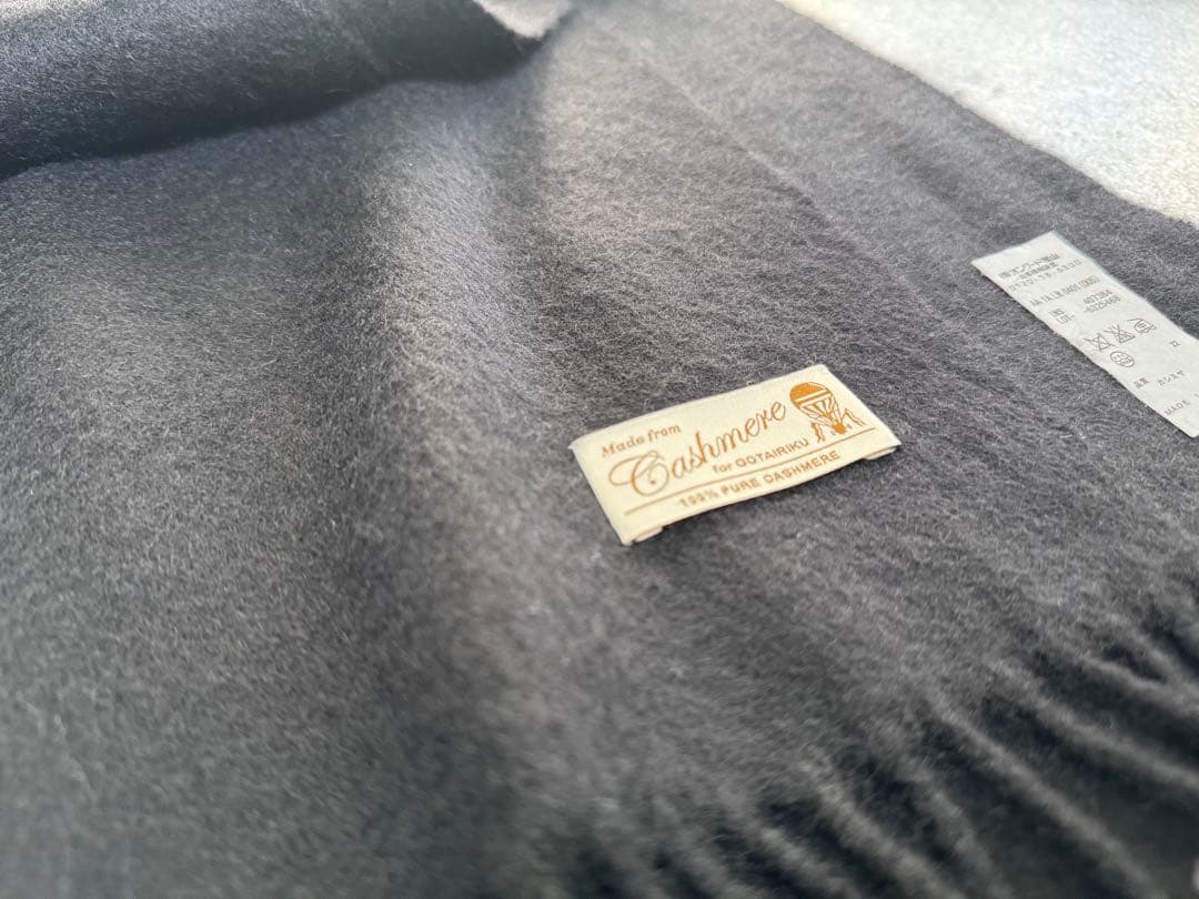 未使用　約2万　ブラック　五大陸　　ピュアカシミヤ　マフラー　オンワード