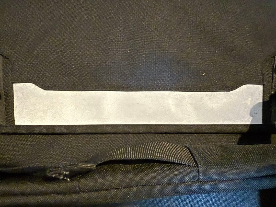 patagonia メッセンジャーバッグ 黒 反射材付き