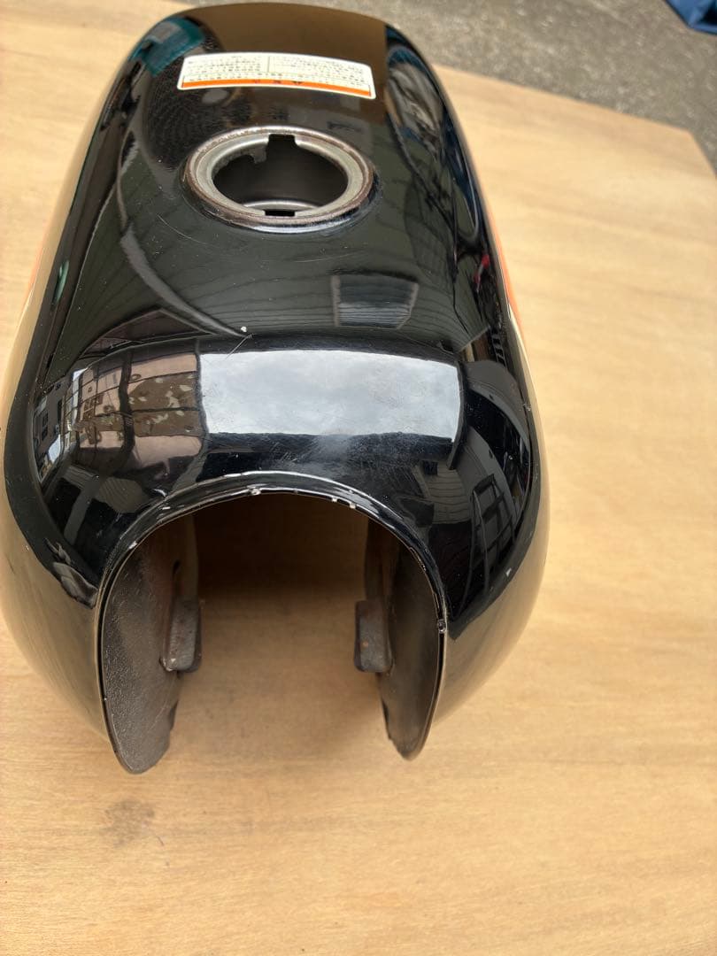 Ape バイクタンクキャブ車用　黒/オレンジ　キャップ鍵付き