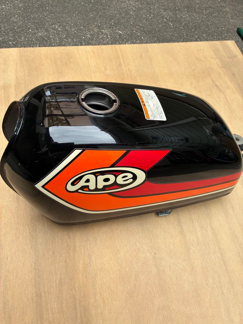 Ape バイクタンクキャブ車用　黒/オレンジ　キャップ鍵付き