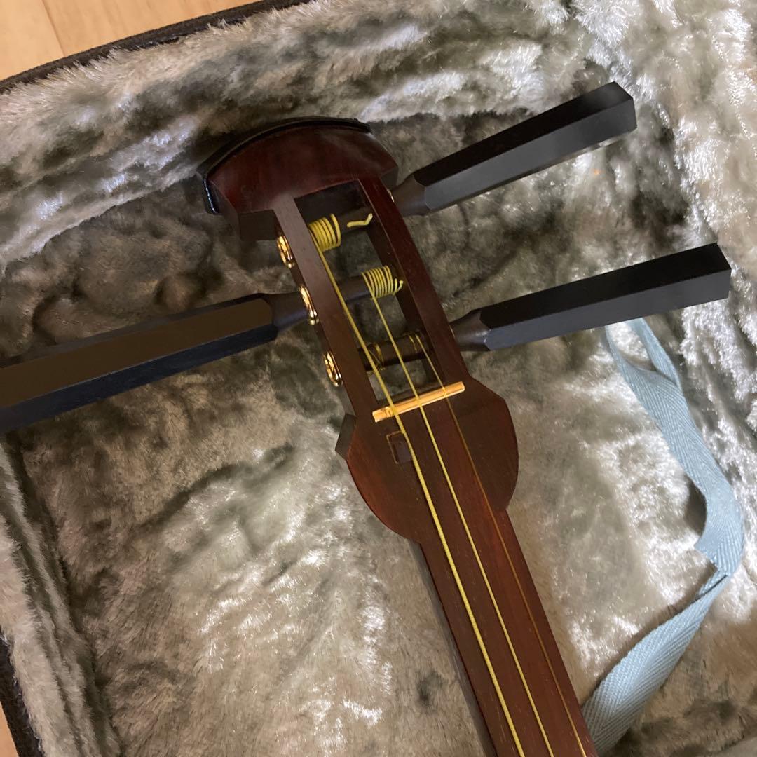 三味線　皮破れあり　ハードケース付き