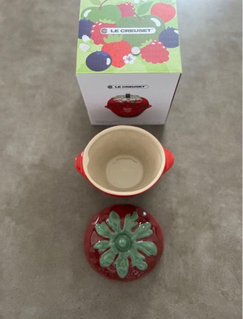 ラスト1点　レア　新品　ル・クルーゼ　ミニ・ストロベリー　いちご　小物入れ