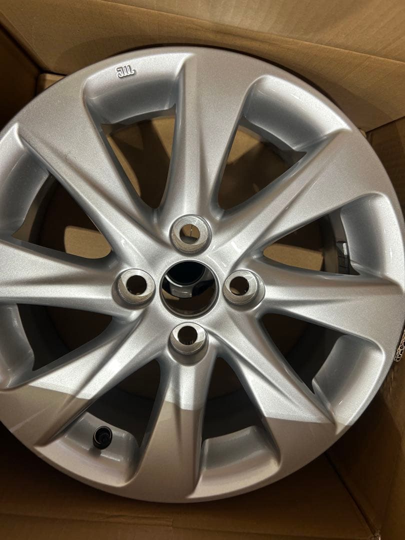 15インチ シルバー アクア　4本