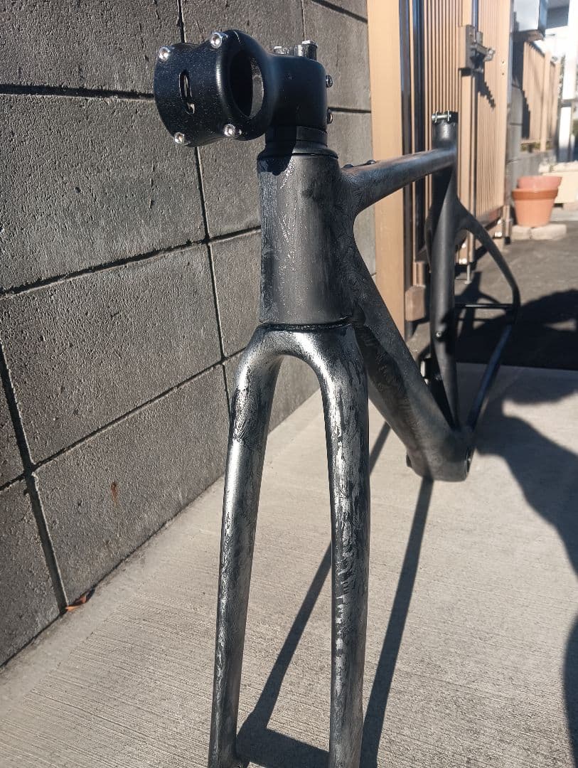 中華カーボンフレーム　グラベル　フル内装