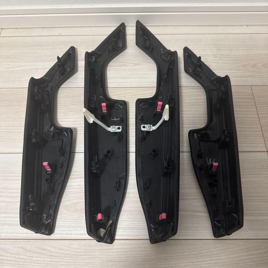 125ハイラックス　純正ドアアームレスト　レザー