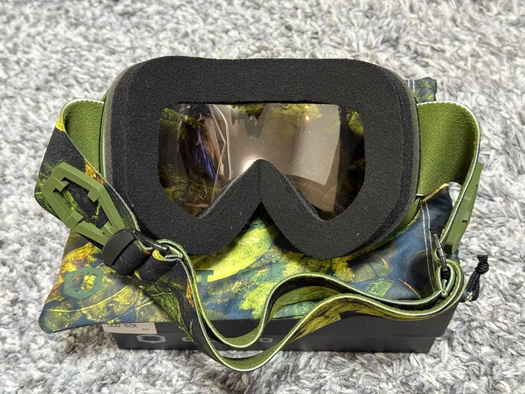 OUT OF　ゴーグル　アウトオフ　 未使用品　オマケでゴーグルソック