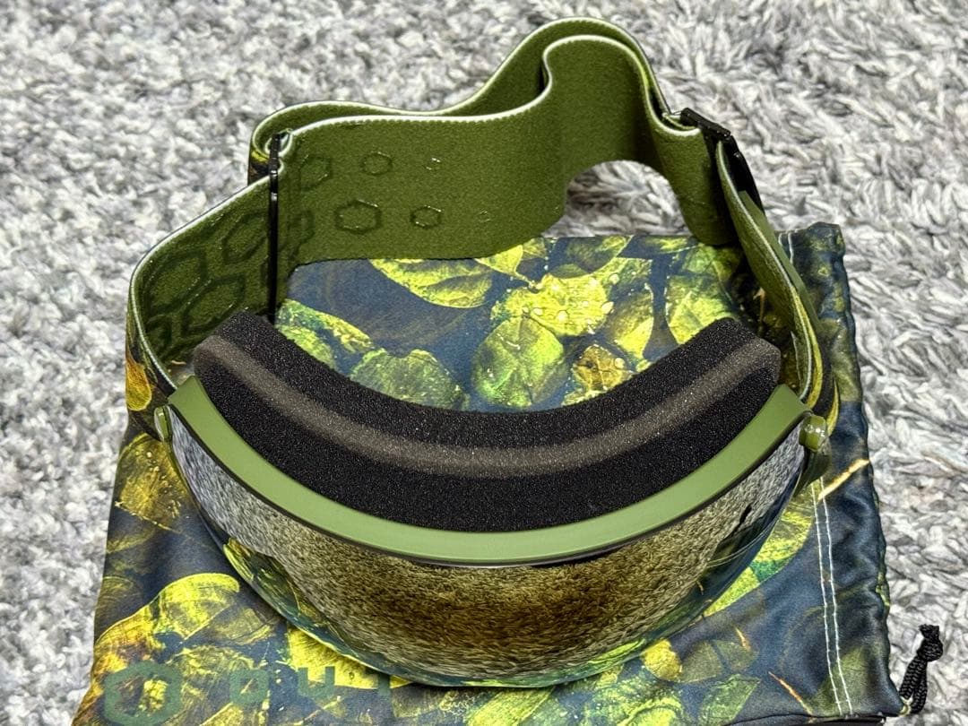 OUT OF　ゴーグル　アウトオフ　 未使用品　オマケでゴーグルソック