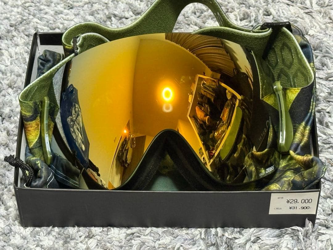 OUT OF　ゴーグル　アウトオフ　 未使用品　オマケでゴーグルソック