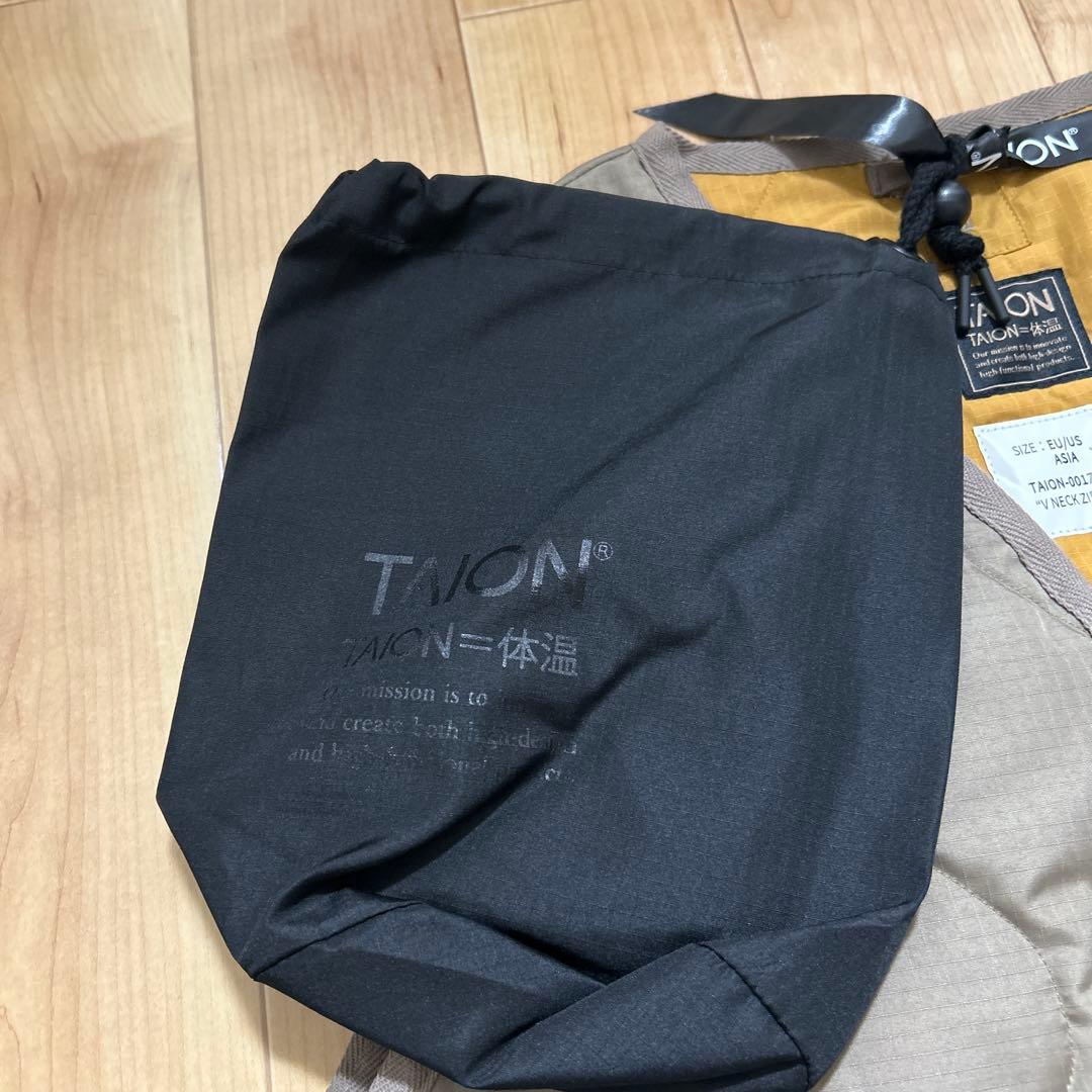 新品タグ付き　タイオン　TAION Vネック キルティングダウンベスト 収納袋