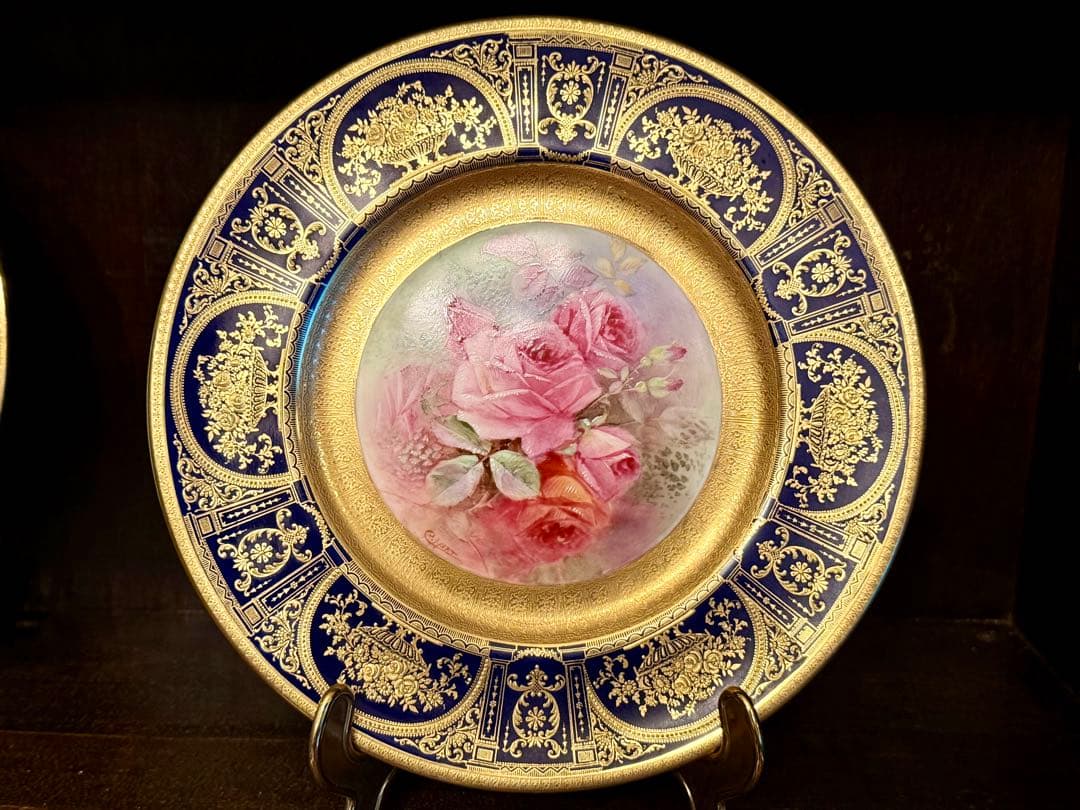 ロイヤルドルトン 手描きキャビネットプレート「ローズ」 C.ハートのサイン入り