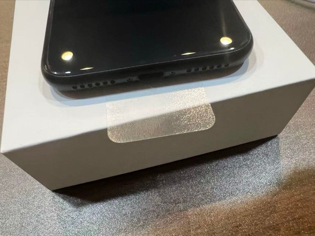 iPhoneSE第3世代、64GB、ミッドナイト、SIMフリー