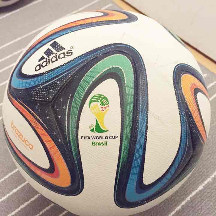 サッカーボール（プロ公式球）