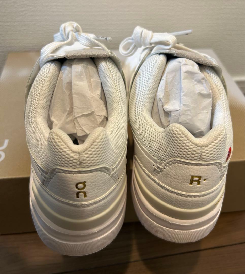 オン　ロジャーセンターコート　ホワイト