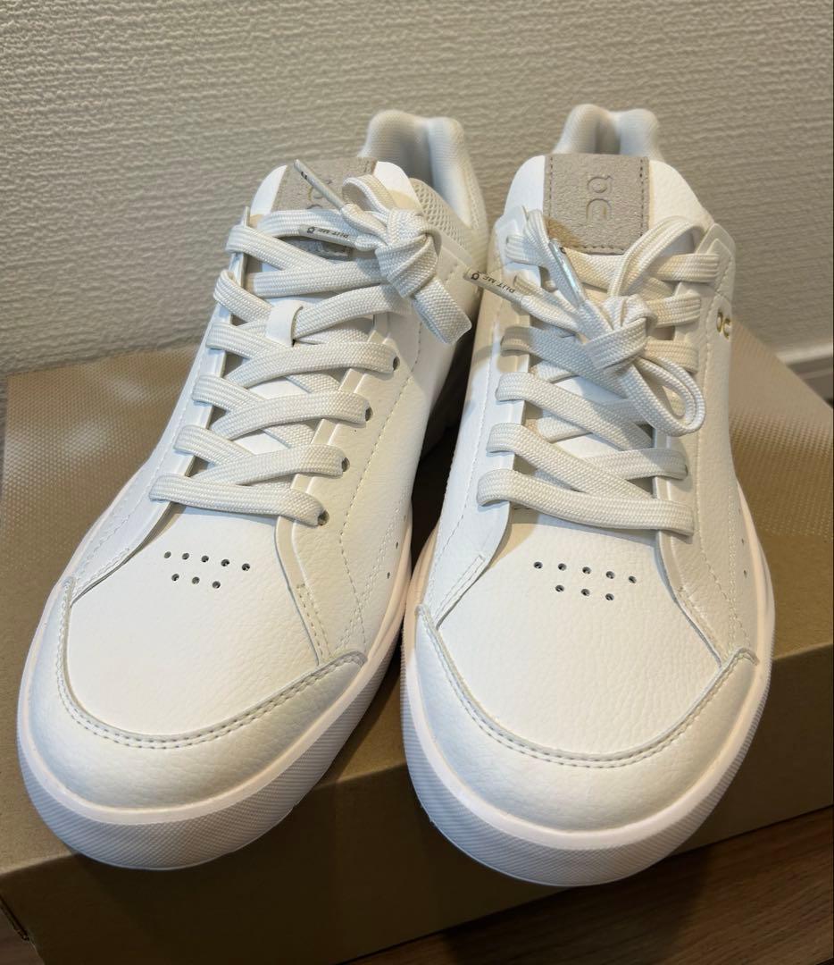 オン　ロジャーセンターコート　ホワイト