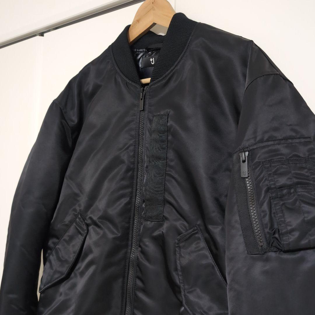 ユニクロ＋J　ハイブリッドダウンオーバサイズMA-1ブルゾン　黒　S