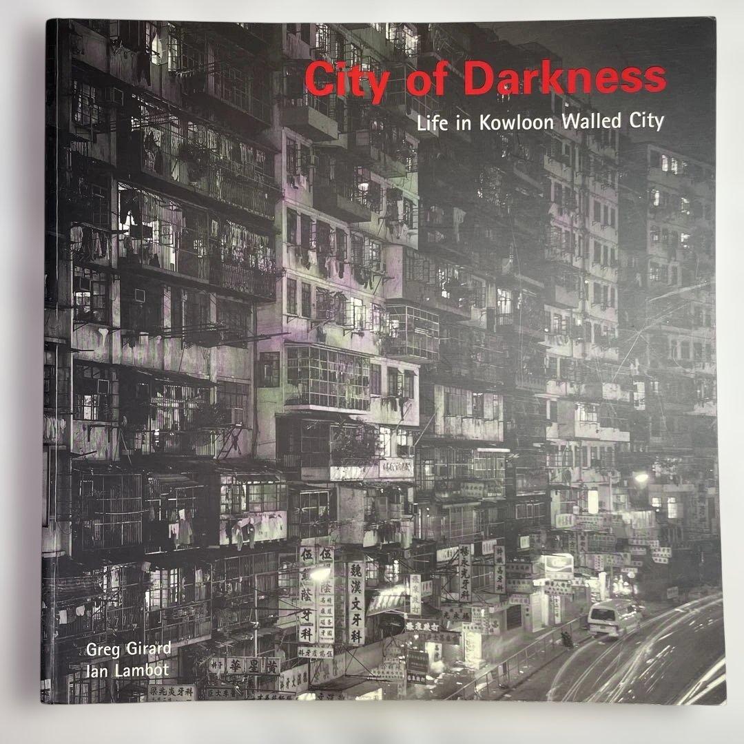 稀少本「City of Darkness」 洋書