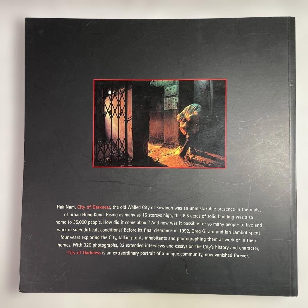 稀少本「City of Darkness」 洋書