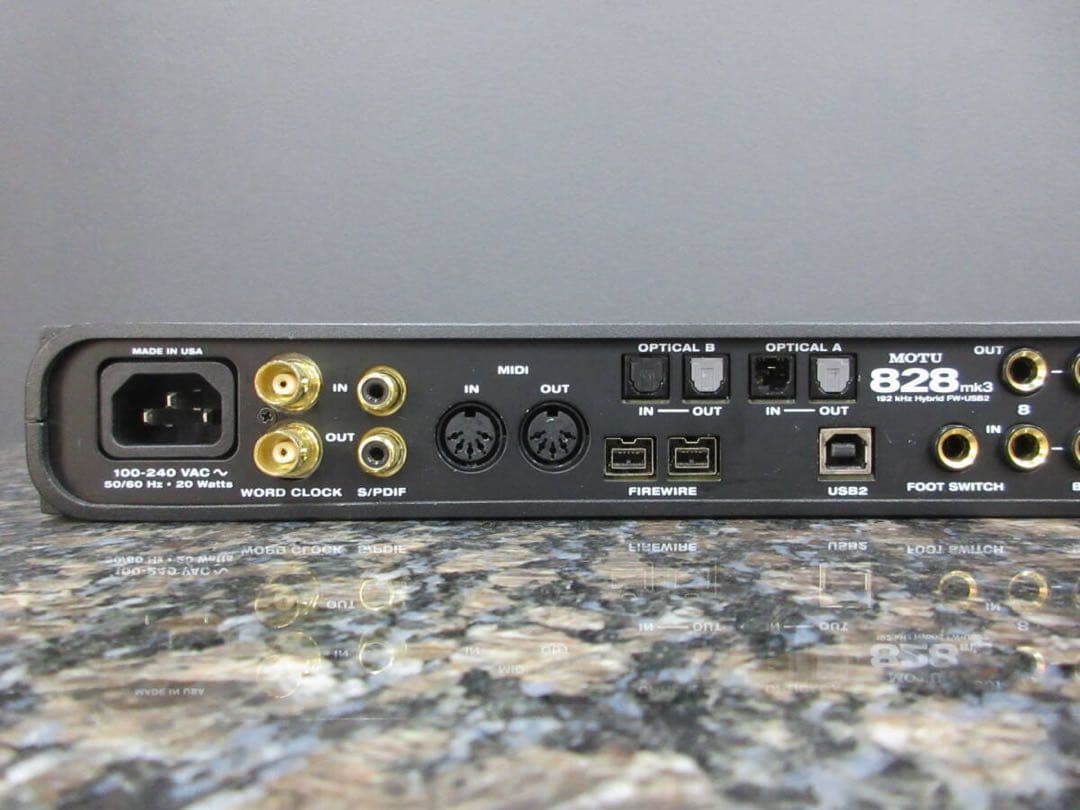 MOTU 828mk3 Hybrid オーディオインターフェイス