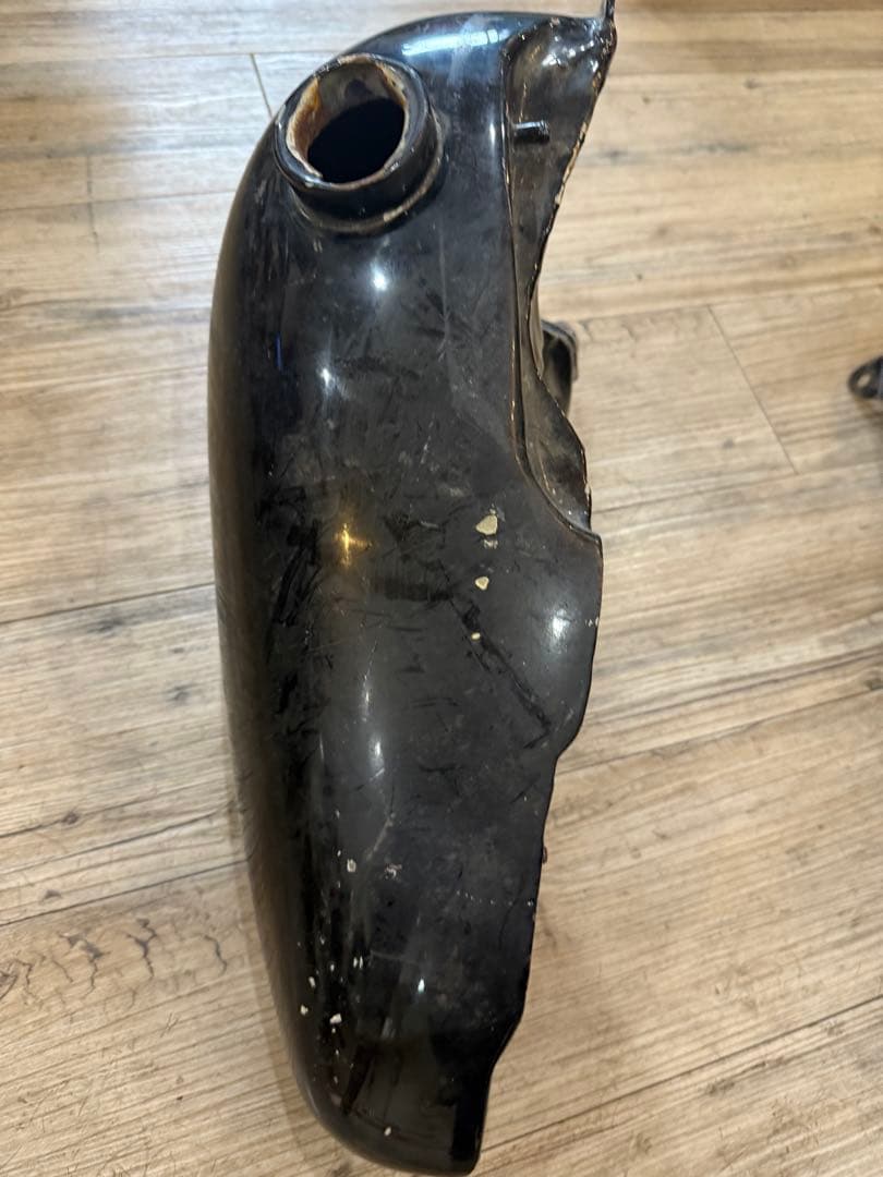 k*4様 ハーレー　3.5ガロン　分割タンク　サバイバー