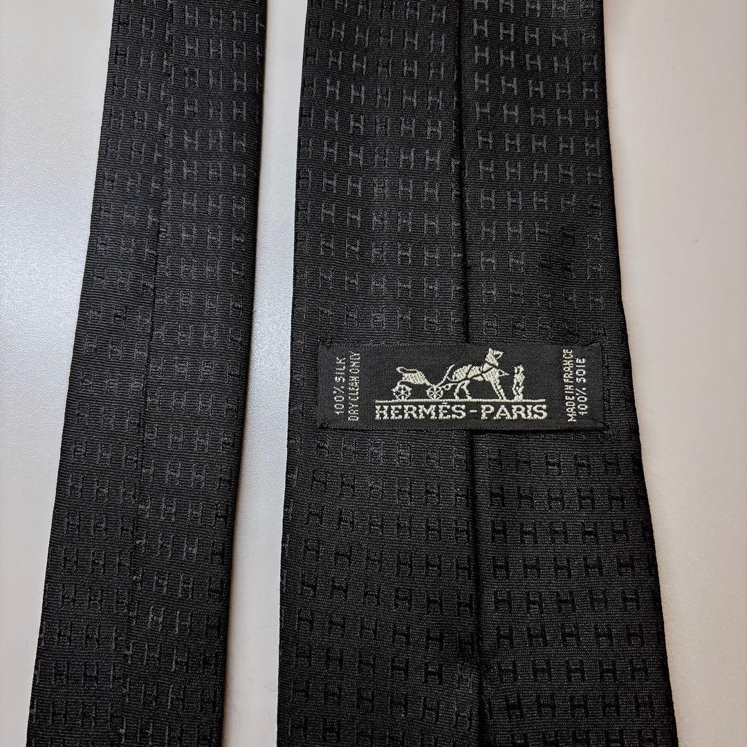 HERMES 黒 H総柄 モノグラム 高級シルクネクタイ ソリッド