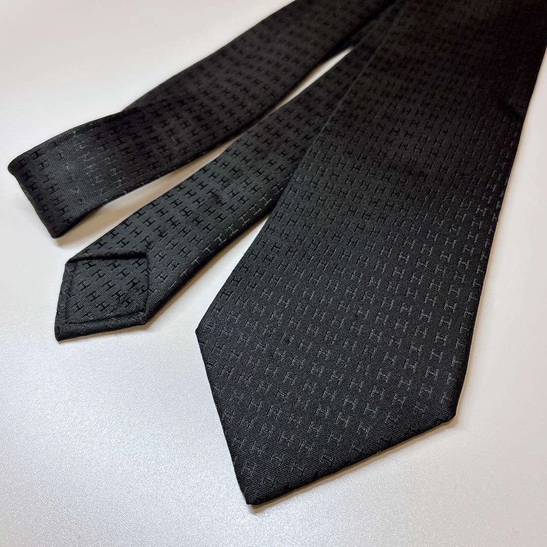 HERMES 黒 H総柄 モノグラム 高級シルクネクタイ ソリッド