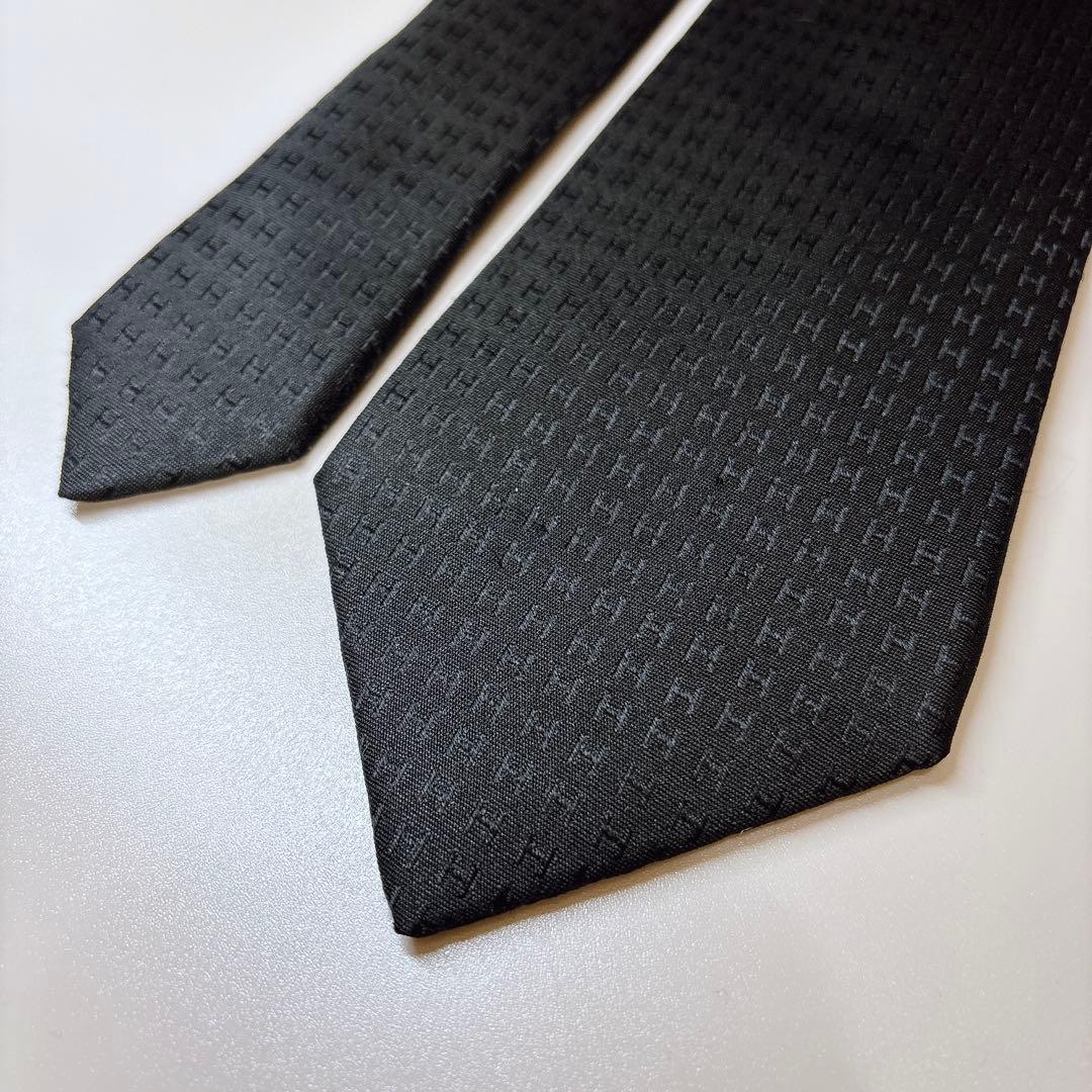 HERMES 黒 H総柄 モノグラム 高級シルクネクタイ ソリッド