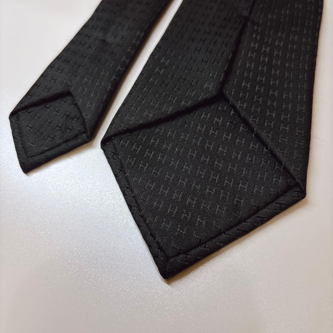 HERMES 黒 H総柄 モノグラム 高級シルクネクタイ ソリッド