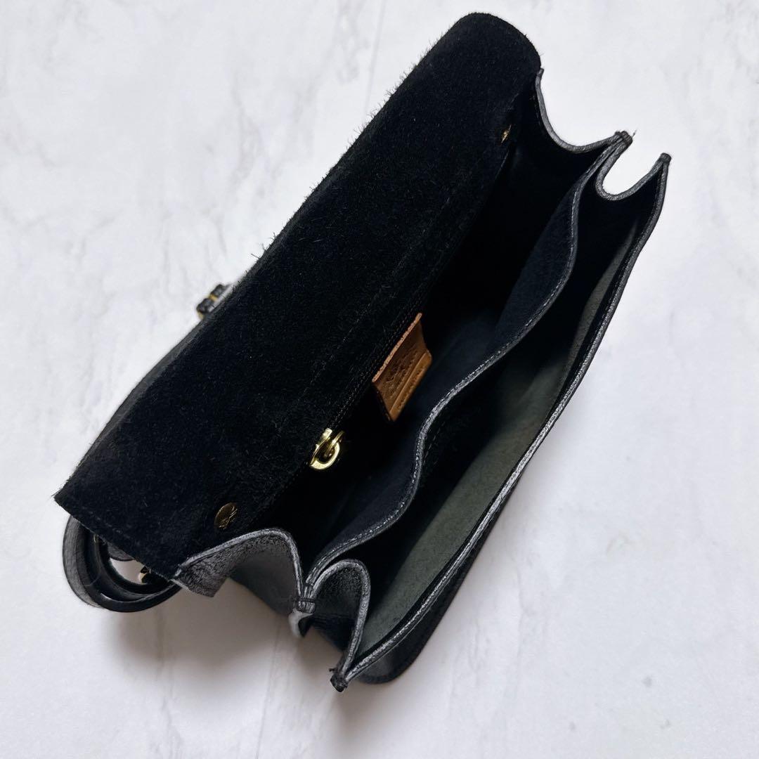 美品✨イルビゾンテ　クロスボディバッグ　ショルダー　ブラック　黒