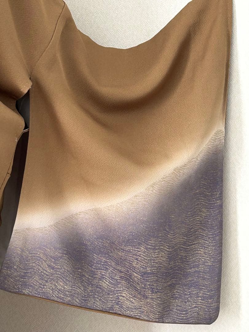 正絹　訪問着　暈し染め　枯草色　金彩　刺繍花文