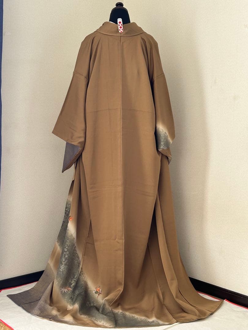 正絹　訪問着　暈し染め　枯草色　金彩　刺繍花文