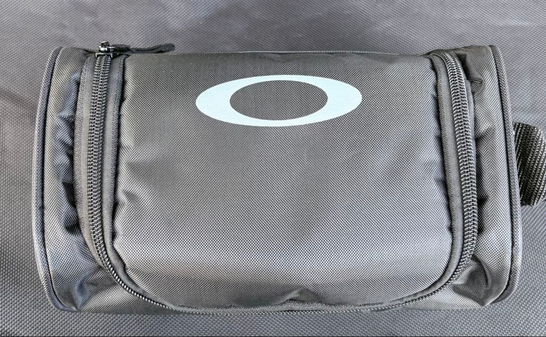 新品未使用‼️オークリー　フライトトラッカーM