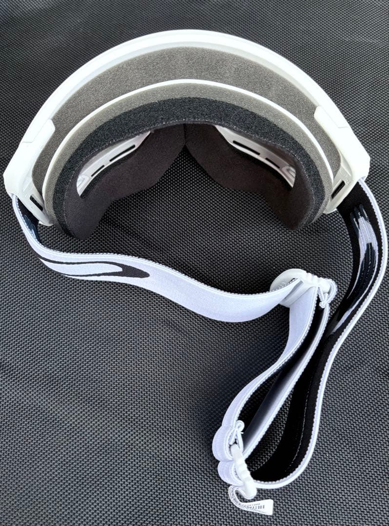 新品未使用‼️オークリー　フライトトラッカーM