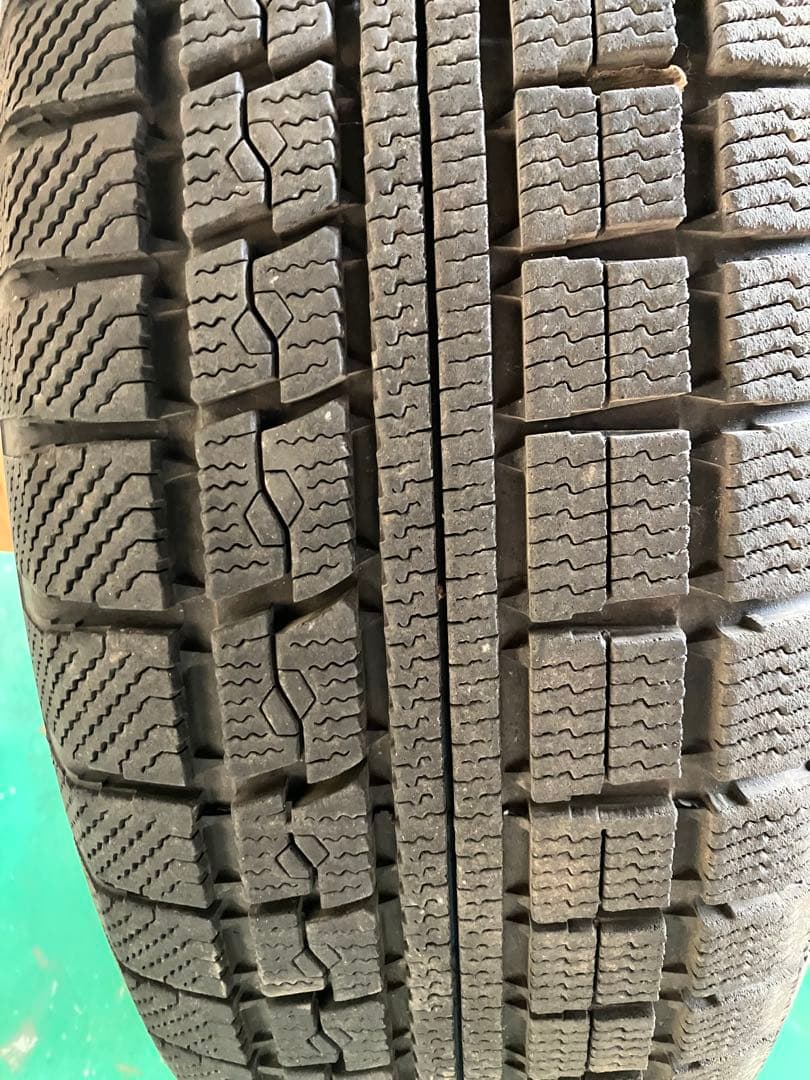 215/60/17 エルグランドE51純正アルミ付きスタッドレスタイヤ