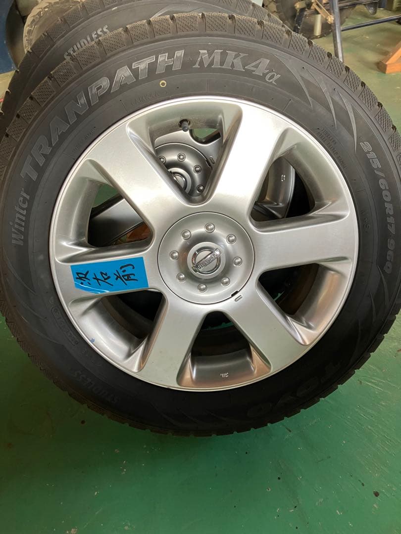 215/60/17 エルグランドE51純正アルミ付きスタッドレスタイヤ