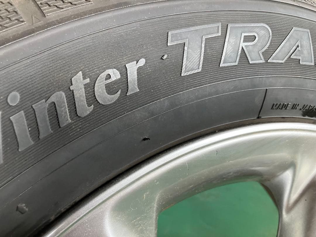 215/60/17 エルグランドE51純正アルミ付きスタッドレスタイヤ