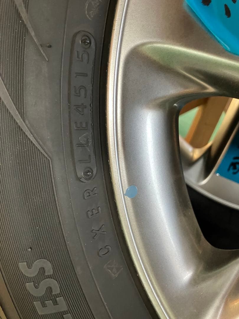 215/60/17 エルグランドE51純正アルミ付きスタッドレスタイヤ