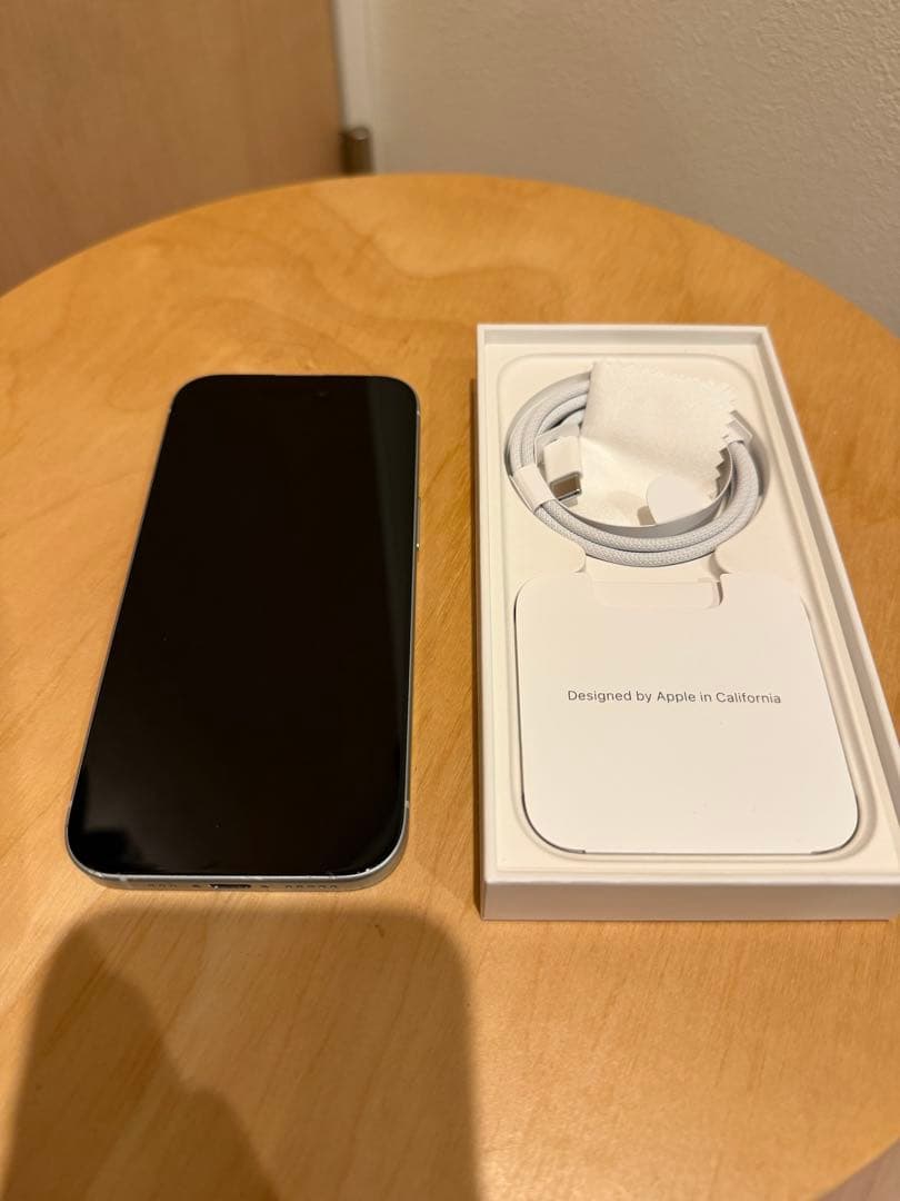 iPhone 15 本体　128GB 最大容量89% ホワイト