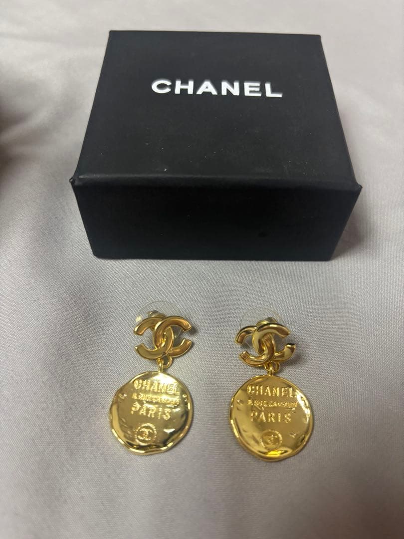 CHANEL ヴィンテージ風 プレート ピアス