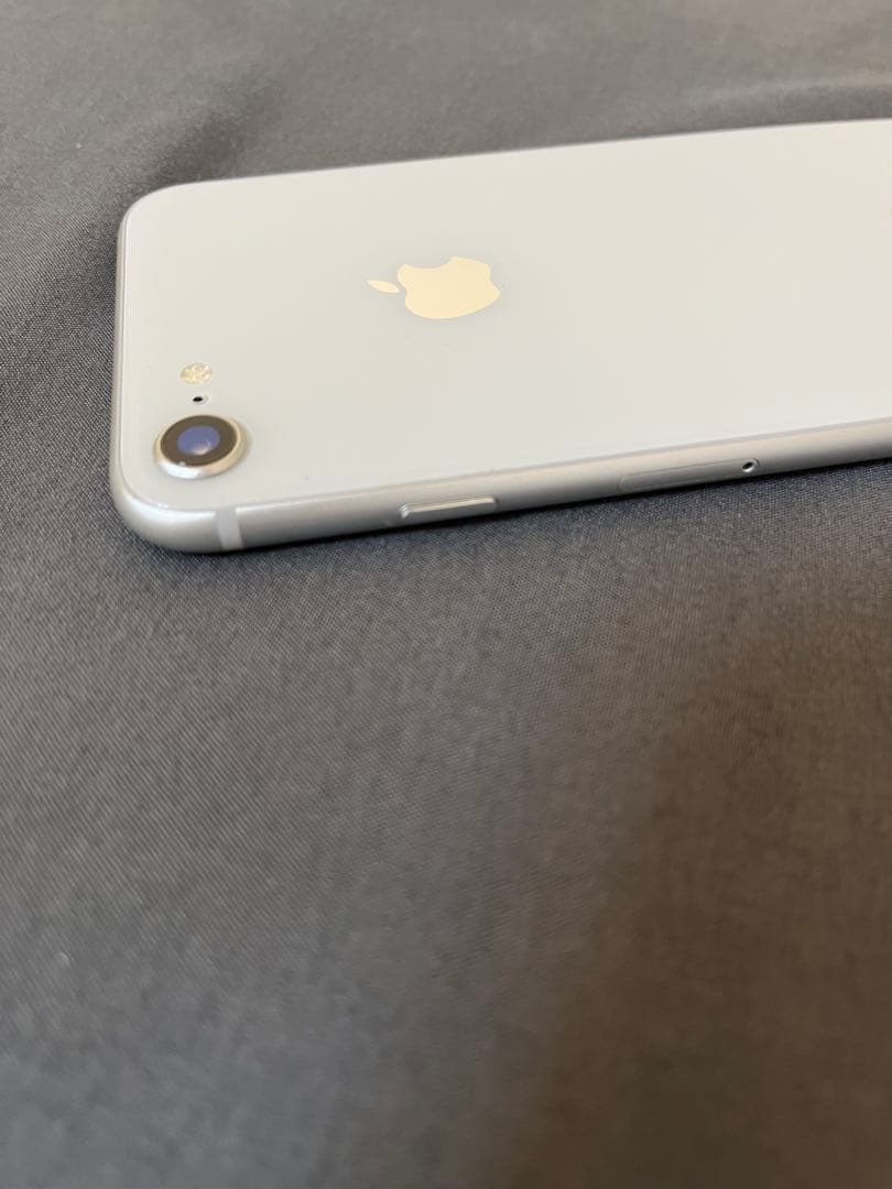 Apple iPhone 8 シルバー 本体　64GB